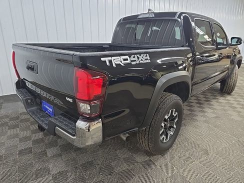Used 2019 Toyota Tacoma TRD Off-Road image 10