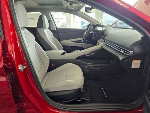 New 2025 Hyundai Elantra Limited image 27