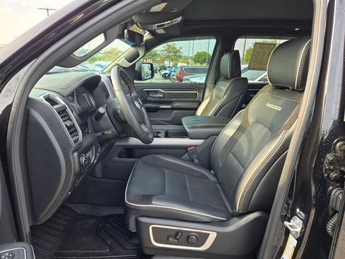 Used 2024 RAM 1500 Laramie AWD/4WD image 17