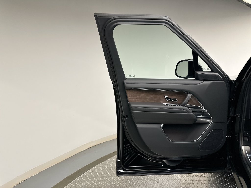 New 2027 Land Rover Range Rover SE AWD/4WD image 9
