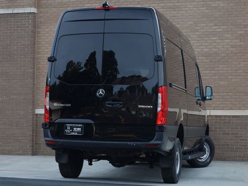 Used 2019 Mercedes-Benz Sprinter 4x4 144 image 8