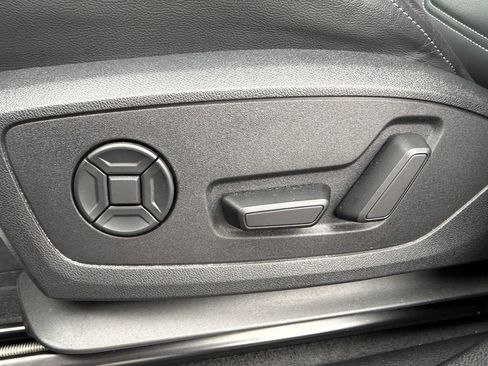 Used 2024 Audi Q3 2.0T Premium w/ Convenience Package AWD/4WD image 22