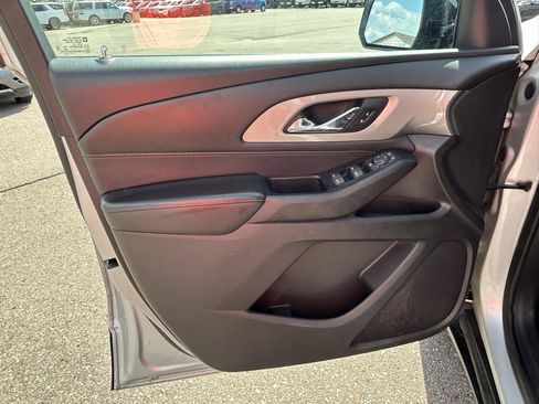 Used 2019 Chevrolet Traverse LS w/ LPO, Floor Liner Package FWD image 15