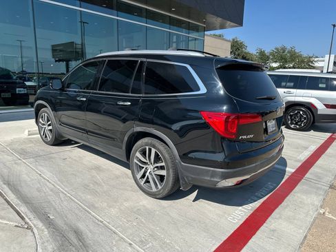 Used 2017 Honda Pilot Touring image 10