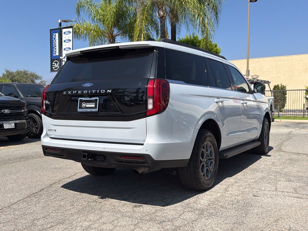 Certified 2025 Ford Expedition Active AWD/4WD image 12
