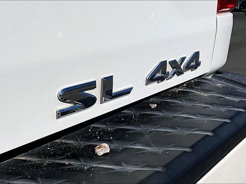 Used 2018 Nissan Titan SL image 8