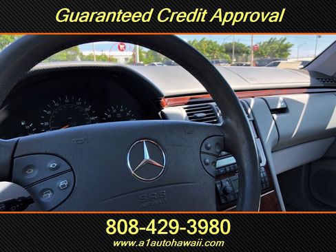 Used 2000 Mercedes-Benz E 320 Sedan image 10