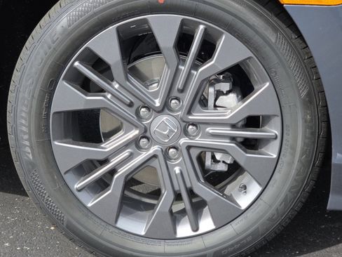 New 2026 Honda Odyssey Touring image 11