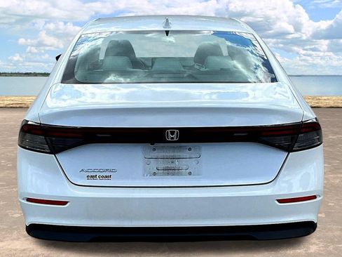 Used 2023 Honda Accord EX image 8