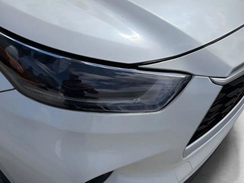 Used 2021 Toyota Highlander L image 10
