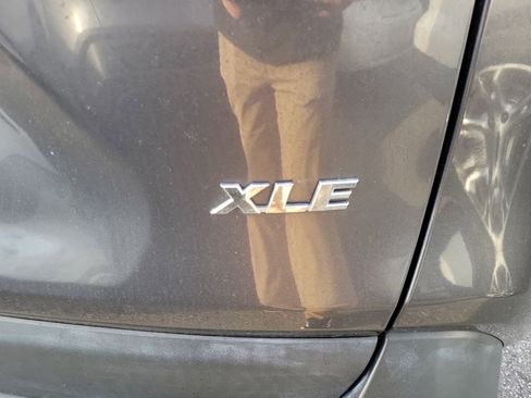 Used 2021 Toyota RAV4 XLE image 16