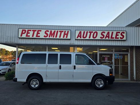 Used 2020 Chevrolet Express 2500 LS w/ Driver Convenience Package image 2
