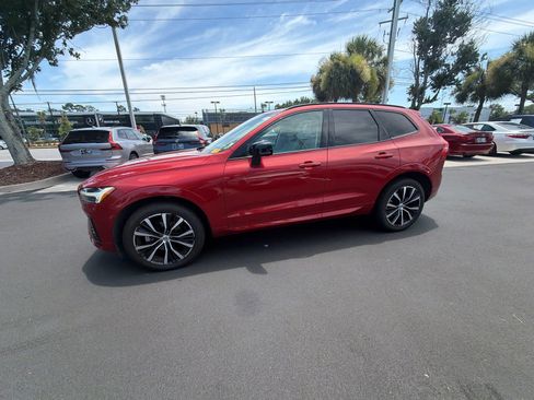 Used 2024 Volvo XC60 B5 Plus AWD/4WD image 10