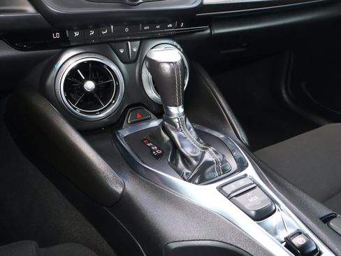 Used 2021 Chevrolet Camaro LT image 21