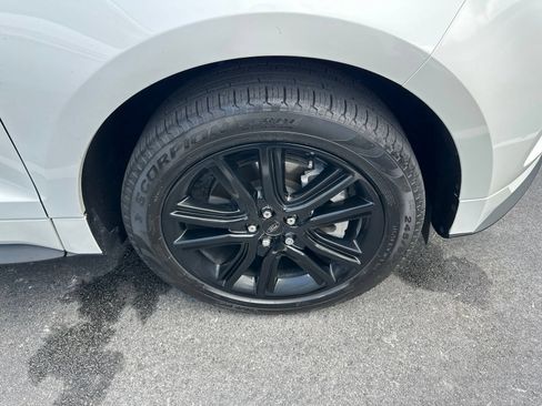 Certified 2024 Ford Edge ST-Line AWD/4WD image 4