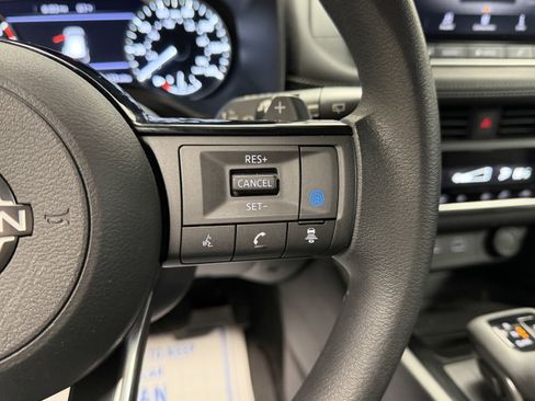 Used 2023 Nissan Rogue SV image 15