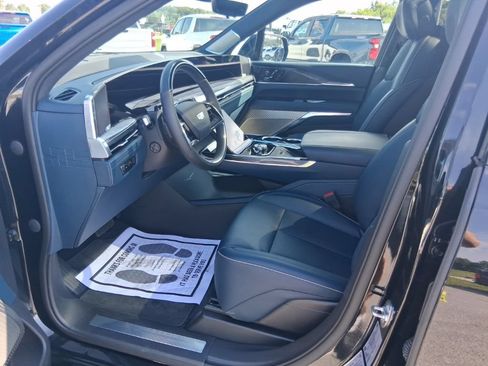 Used 2025 Cadillac Escalade IQ Sport 2 AWD/4WD image 16
