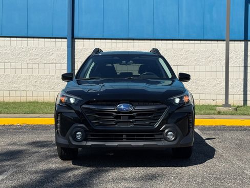 Used 2023 Subaru Outback Premium image 2