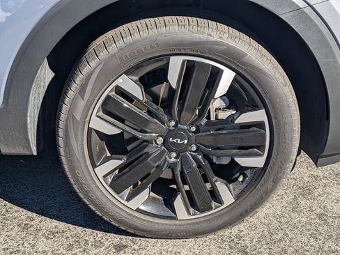 Certified 2023 Kia Telluride SX image 9