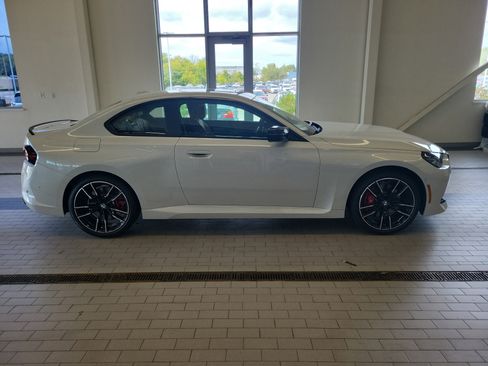 Used 2025 BMW M240i xDrive Coupe w/ Premium Package image 4