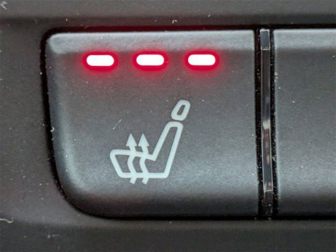 Used 2018 INFINITI QX30 Premium w/ Cargo Package image 26