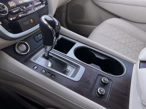 Used 2019 Nissan Murano Platinum w/ Cargo Package image 17