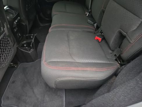 Used 2018 Jeep Wrangler Unlimited Rubicon w/ Safety Group image 27