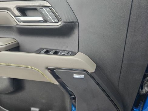 Used 2023 Chevrolet Silverado 1500 ZR2 image 14