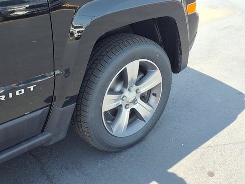 Used 2017 Jeep Patriot High Altitude FWD image 22