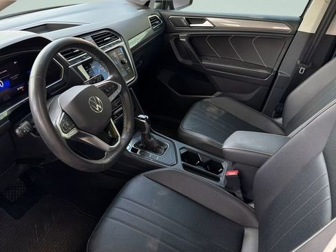 Certified 2022 Volkswagen Tiguan SE FWD image 30