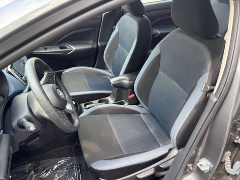 Used 2025 Nissan Versa SV FWD image 35