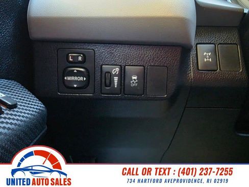 Used 2014 Toyota RAV4 LE AWD/4WD image 19