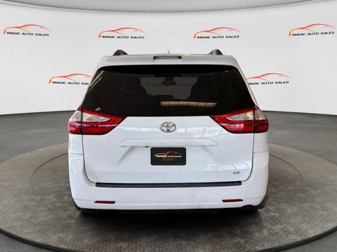 Used 2019 Toyota Sienna LE FWD image 5