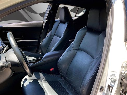 Used 2019 Toyota C-HR Limited FWD image 25