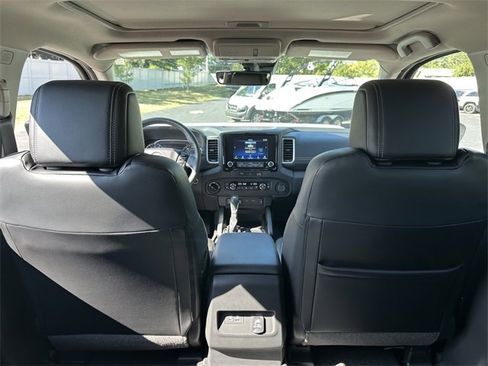 Used 2024 Nissan Frontier SL w/ Technology Package image 10