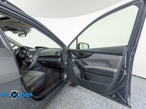 Used 2022 Subaru Crosstrek 2.5i Sport w/ Moonroof Package AWD/4WD image 40