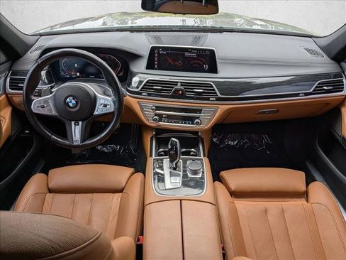 Used 2022 BMW 740i w/ M Sport Package RWD image 20