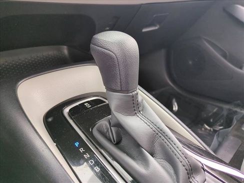 Certified 2022 Toyota Corolla LE FWD image 12