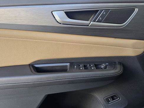 New 2026 Volkswagen Atlas Cross Sport SE FWD image 19
