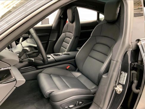 Used 2025 Porsche Taycan image 5
