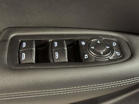 Used 2023 Cadillac XT6 Premium Luxury w/ Technology Package AWD/4WD image 22
