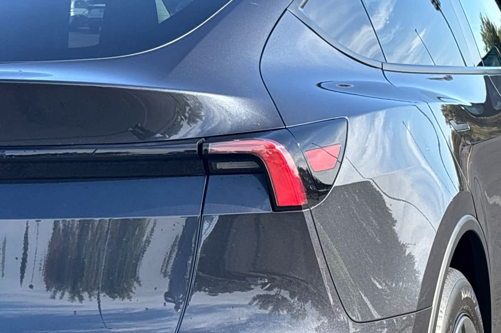 Used 2026 Tesla Model Y 2WD image 12