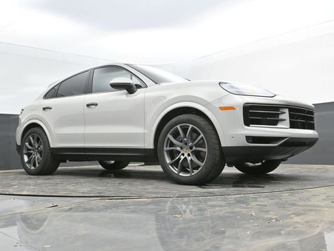 New 2025 Porsche Cayenne Coupe image 30