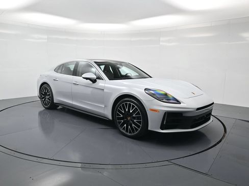 Used 2026 Porsche Panamera image 32