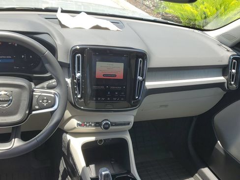 Used 2026 Volvo XC40 B5 Plus AWD/4WD image 21
