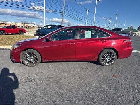 Used 2015 Toyota Camry XSE image 4