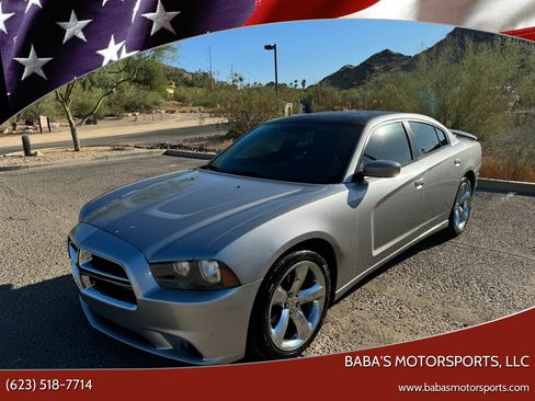 Used 2014 Dodge Charger SXT image 1