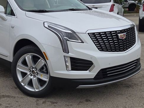 New 2025 Cadillac XT5 Premium Luxury image 2