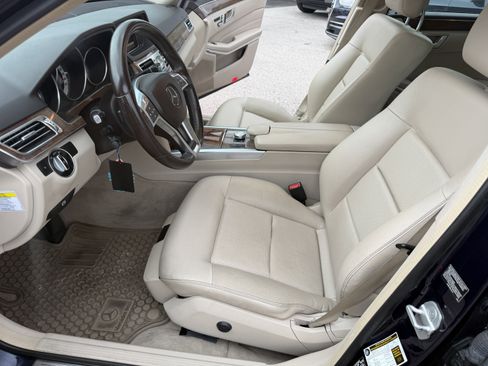 Used 2014 Mercedes-Benz E 350 Sedan image 19