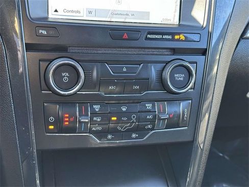 Used 2017 Ford Explorer XLT w/ Equipment Group 202A image 11